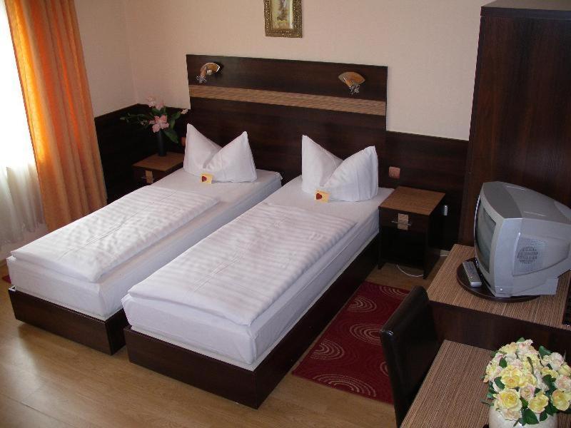 Hotel Elbe Street 34 Frankfurt am Main Phòng bức ảnh