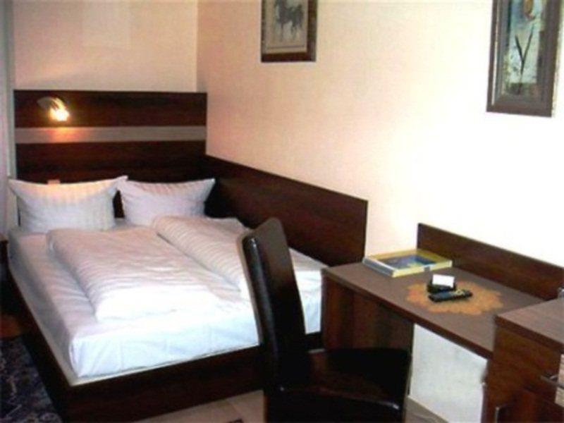 Hotel Elbe Street 34 Frankfurt am Main Phòng bức ảnh